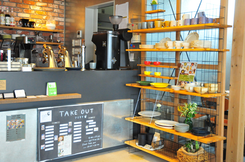 長く使えるデザイン、質＜cafe LEON＞出雲