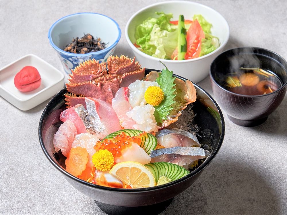 料理も景色も魅力満点<持石 海陽王国>益田