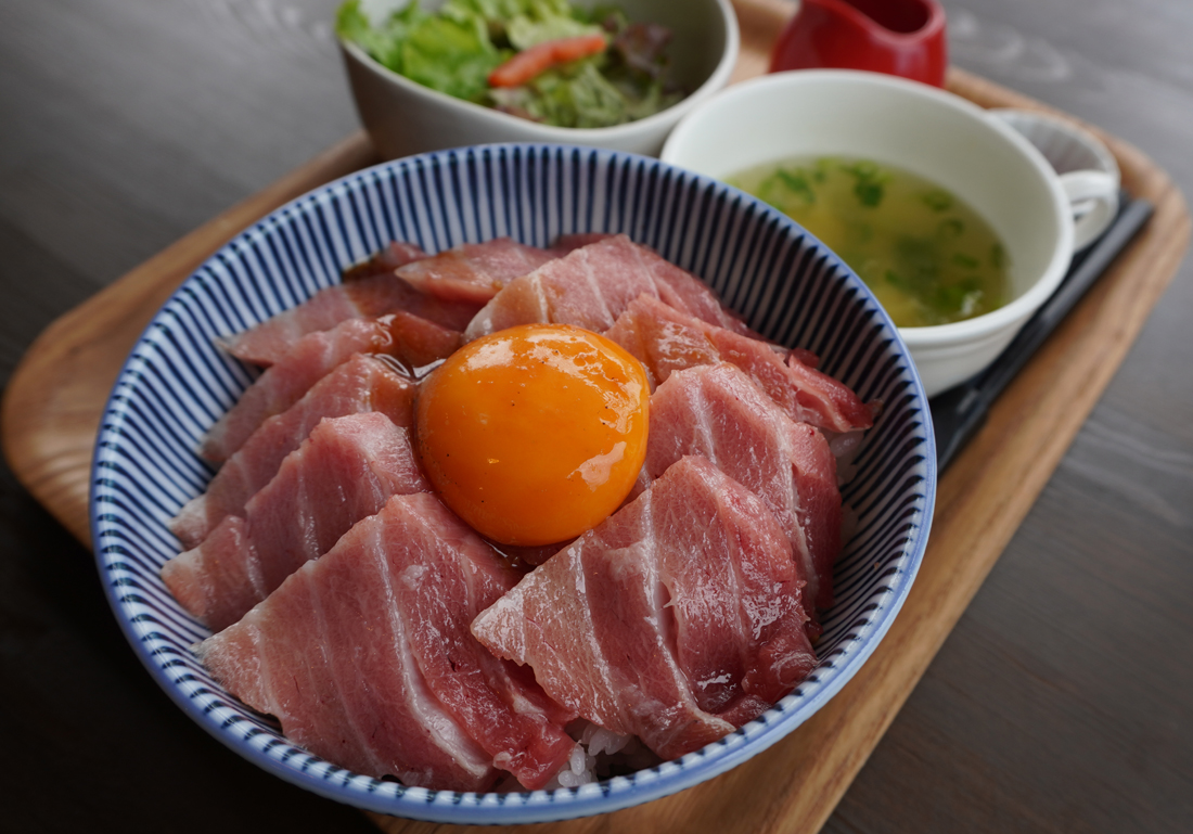 【松江市】<軽食喫茶 モグモグ>旬の海鮮丼をリーズナブルに堪能
