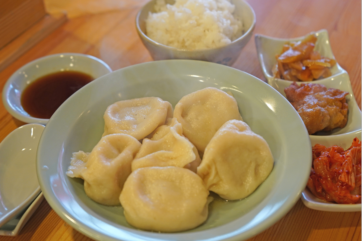 【出雲市】＜餃子玉＞もっちりつるっと食感 肉汁溢れ出る水餃子