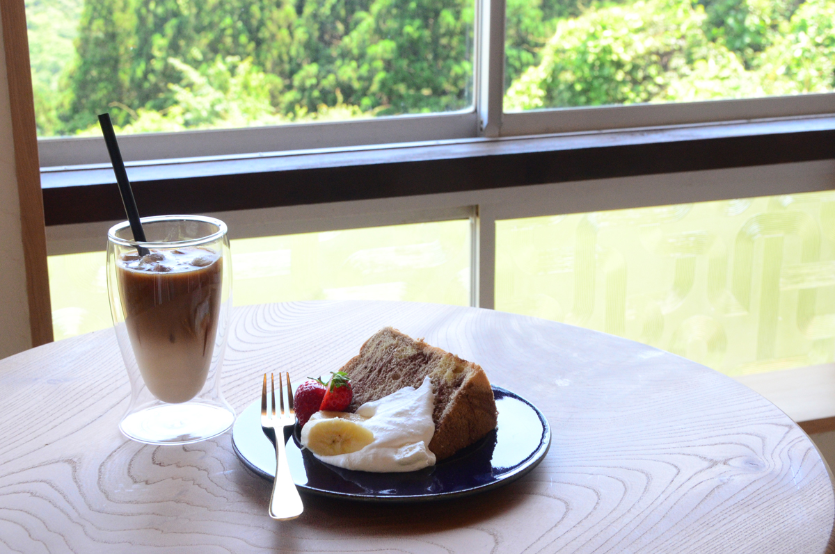 【出雲市】<Butter yellow Cafe(バターイエローカフェ)>眼下に広がる眺望と絶品コーヒーでひと休み