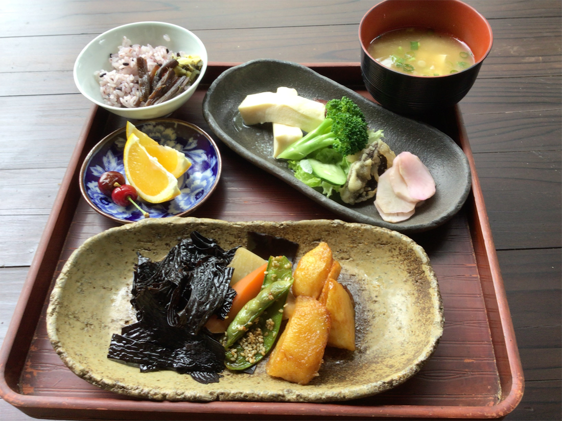【邑南町】＜縄文村＞旬の野菜料理を開放的空間で堪能