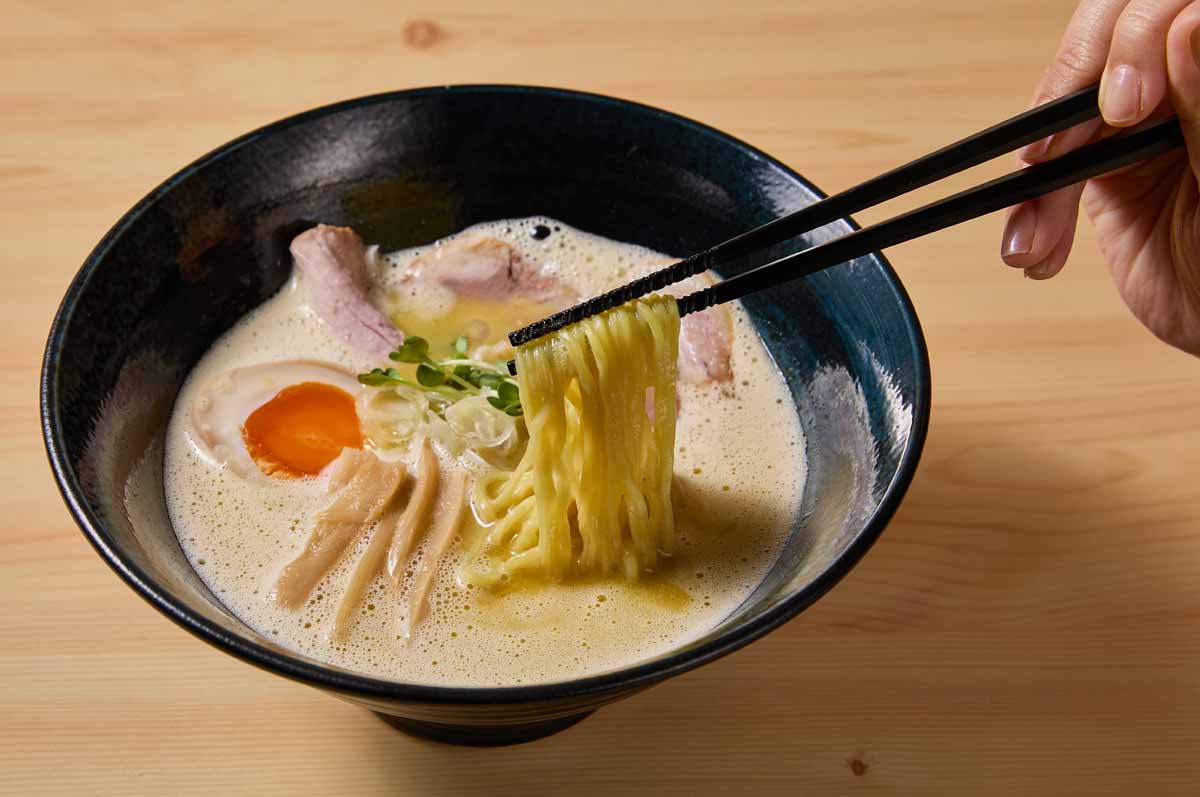 【雲南市】<多納屋>自慢の鶏白湯を多彩な味わいに展開
