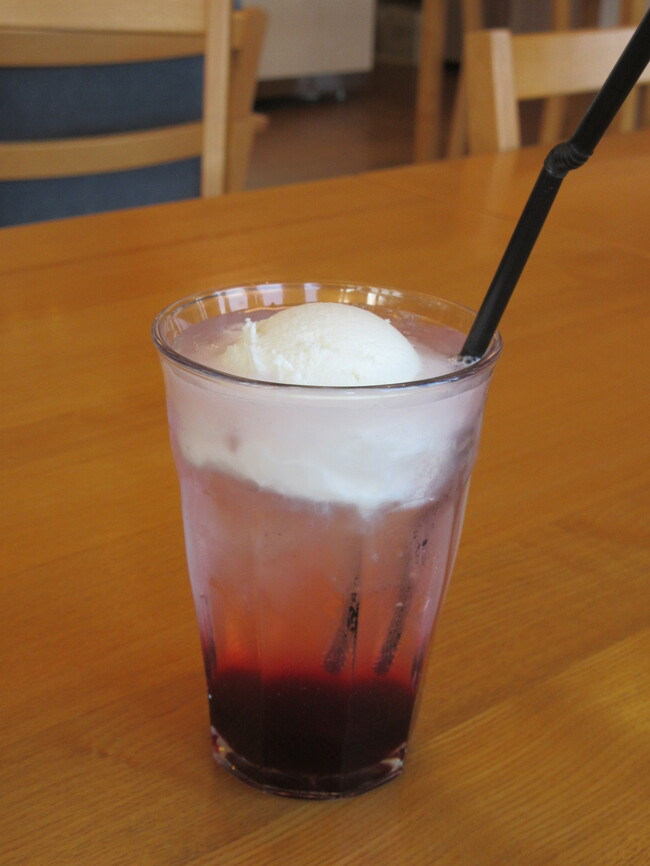 kintaブル-ベリ-のクリ-ムソーダ(600円)