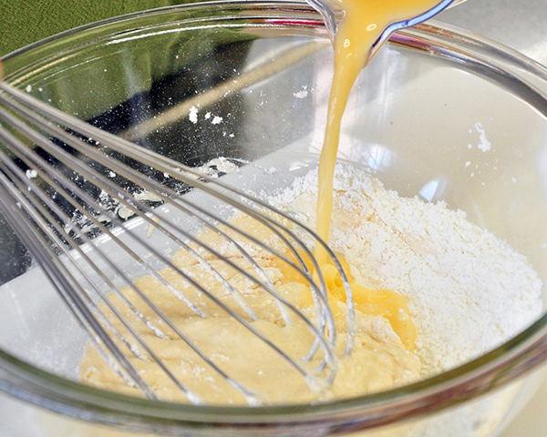 R4月28日号6面クッキング・キムチ納豆チヂミ.写真1 DSC_0778