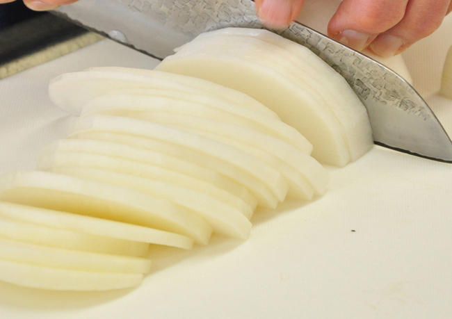 R1月22日号5面クッキング・大根と豚肉のさっぱりレンチン蒸し写真1 トリ明  DSC_0486