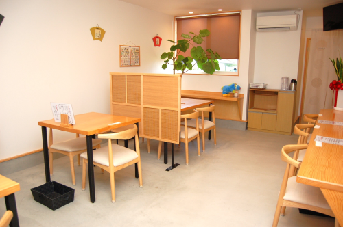 かも健店内