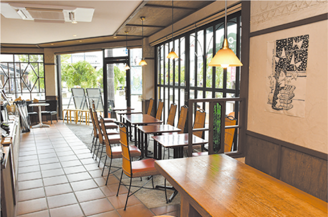 大正川カフェ・内観