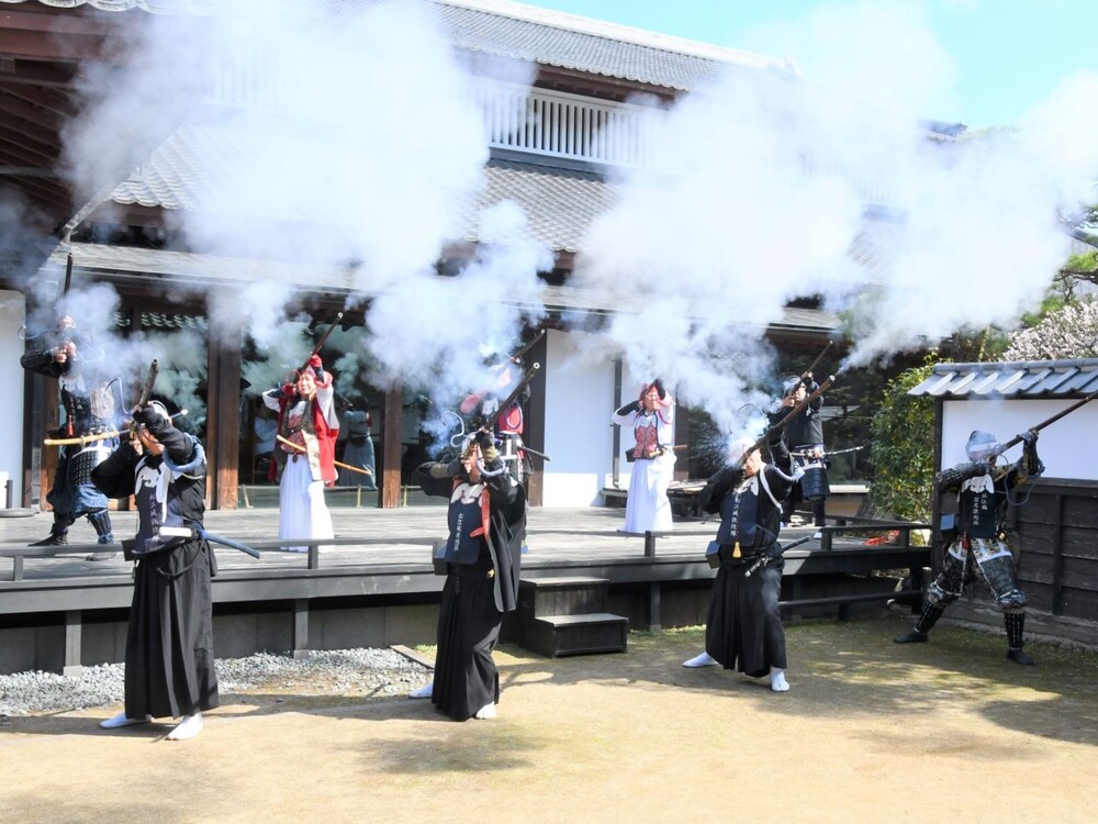 火縄銃の演武と居合切り