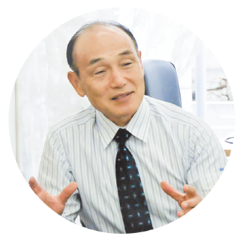 15面_萬代さんプロフィール写真