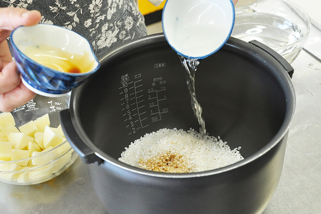 R20250800じゃがいもごはん写真３