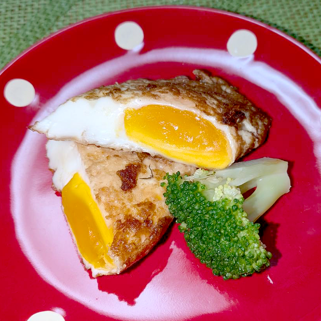 1022_あそびばキッチン_画像5  マヨポン目玉焼き