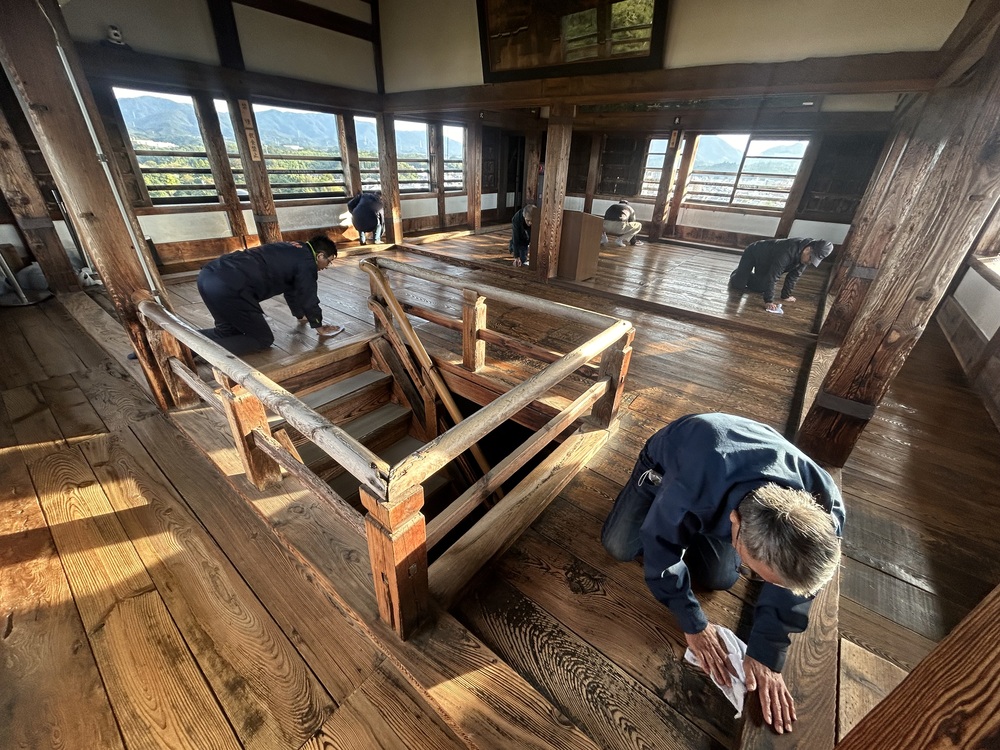 第3回市民で国宝松江城天守床磨き