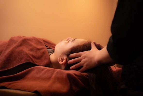 ストレス不調に特化したドライヘッドスパ専門店【CALME】”目の疲れ改善・視界スッキリ45分コース”無料券を2名様にプレゼント！