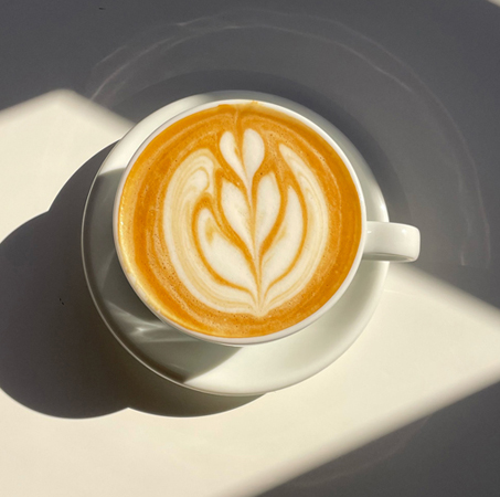 RRカフェラテ(H)550円F