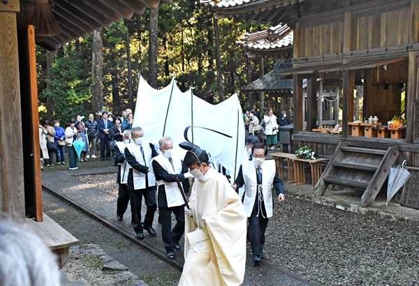 R絹垣で囲んだサカH_SS2461701G0100D