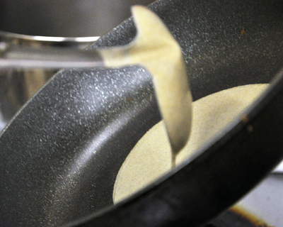 1121_そば粉クレープ_ナナメ画像