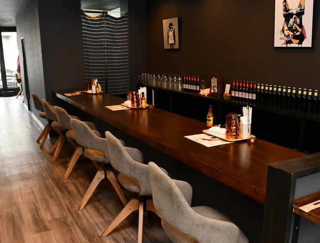 金の豚・カウンター