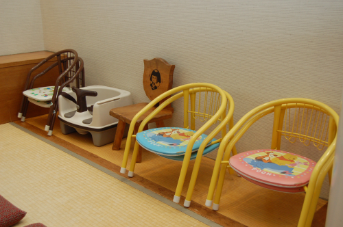 ふきのとう子ども椅子