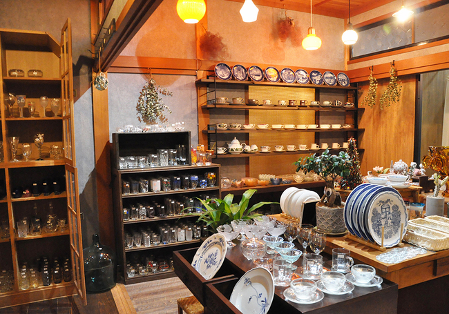 0106_WEB 雑貨・アンティークショップM&C写真5店内