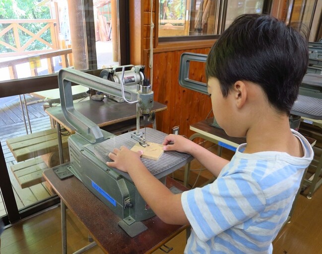 三瓶こもれびの広場　木工館