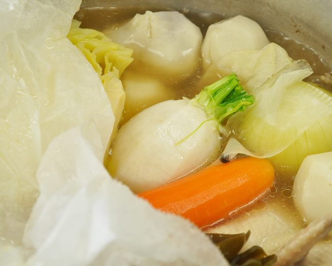 0304_ポトフ_かぶ入れる