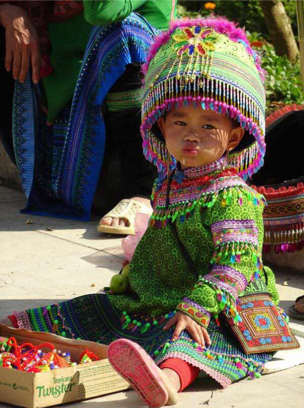 202603_ベトナム_モン族の女の子