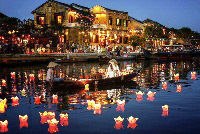 202603_ベトナム_夜のホイアン