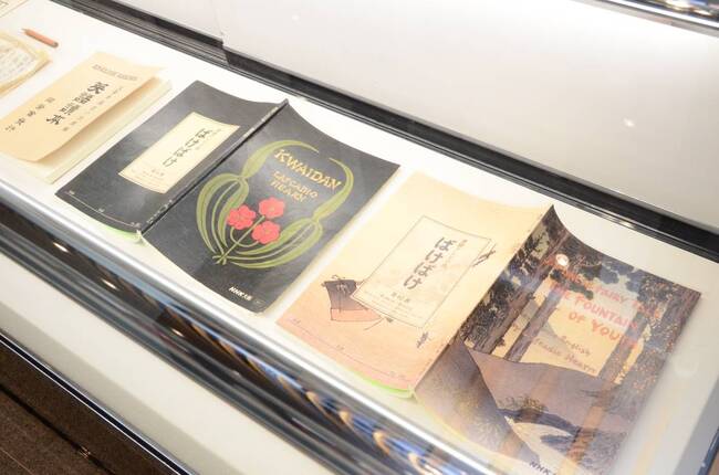 NHKロビーばけばけ展示1