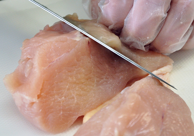 0408_鶏むね肉と春菊のサラダ_そぎ切り