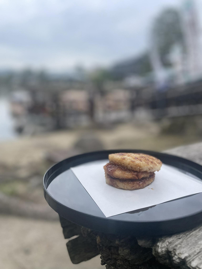 otemaeカツライスバーガー