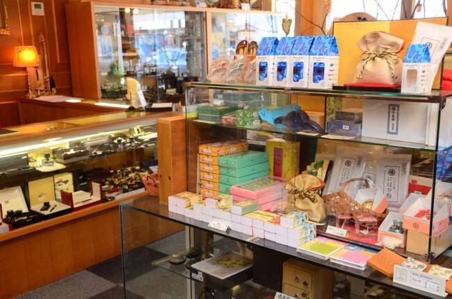 はらぶん店内3
