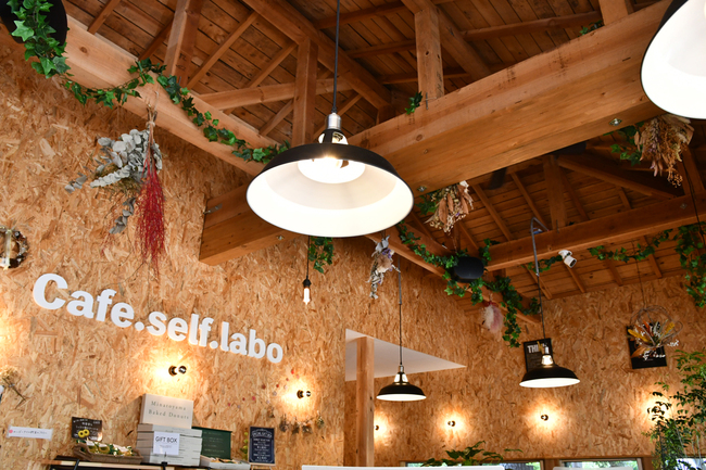 cafeselflabo・おしゃれな店内