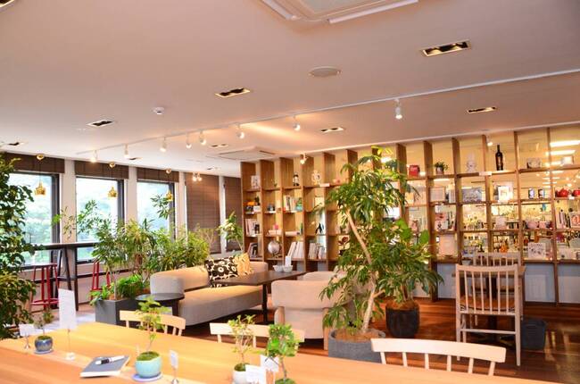 hatsune店内3