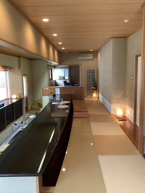 いづみ店内