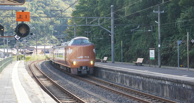 R庄山駅2